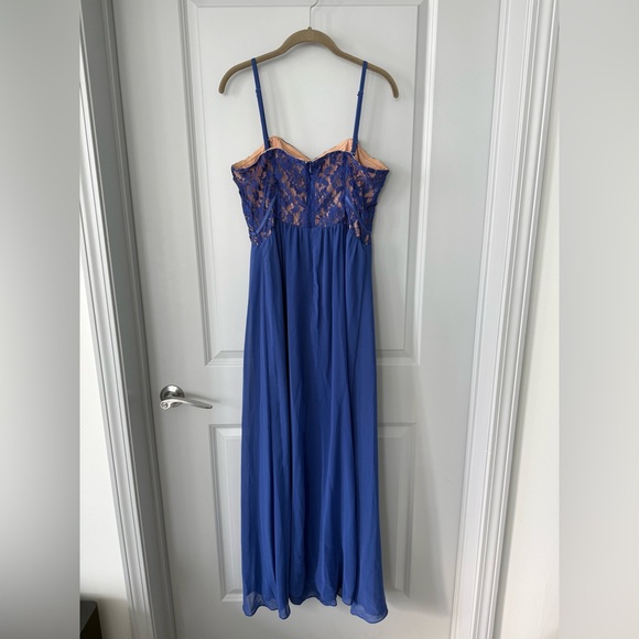 ASOS Oasis Lace Maxi Dress / Prom Dress - Blue - Picture 3 of 6